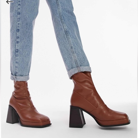Topshop Maddie Block heel sock boot in brown (tan) - Picture 3 of 5